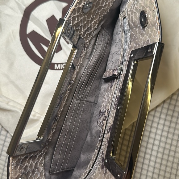 Michael Kors Beige/Grey Snake Skin Clutch with Silver Chain Strap - Picture 5 of 5